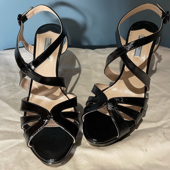 Black Prada Vernice heels - Picture 2 of 5